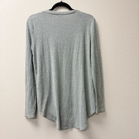 BKE Gray Ribbed V Neck Top L Long Sleeve Soft Casual Layering Tee - Picture 4 of 6